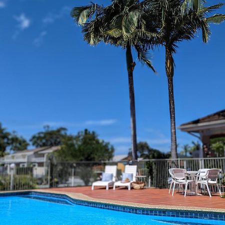 Island Palms Motor Inn Forster Kültér fotó