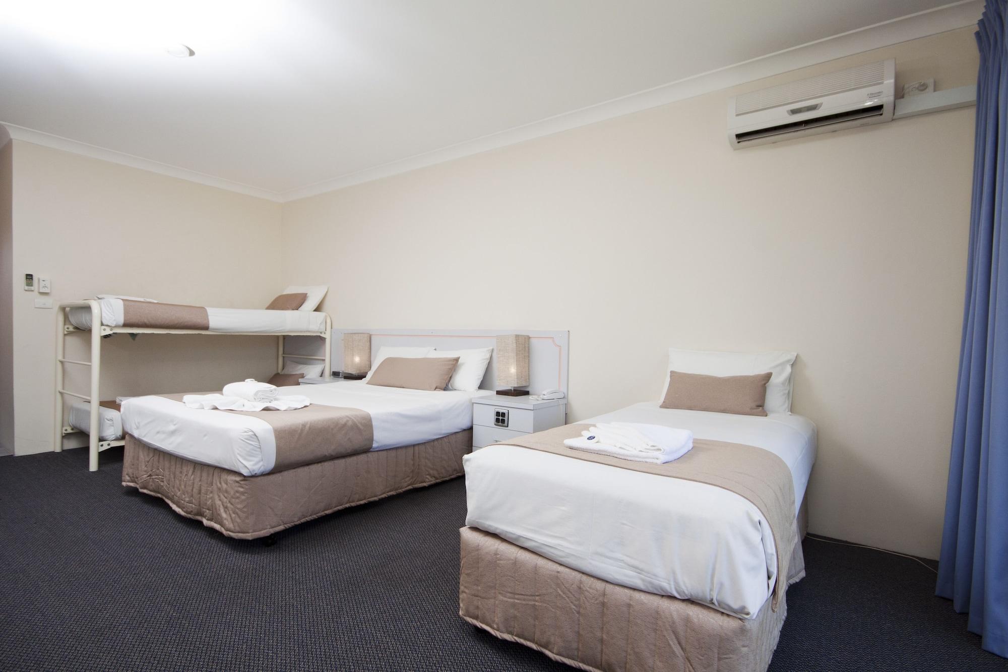Island Palms Motor Inn Forster Kültér fotó