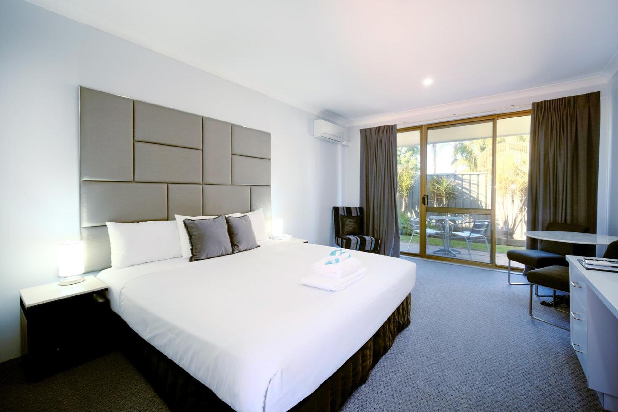 Island Palms Motor Inn Forster Kültér fotó