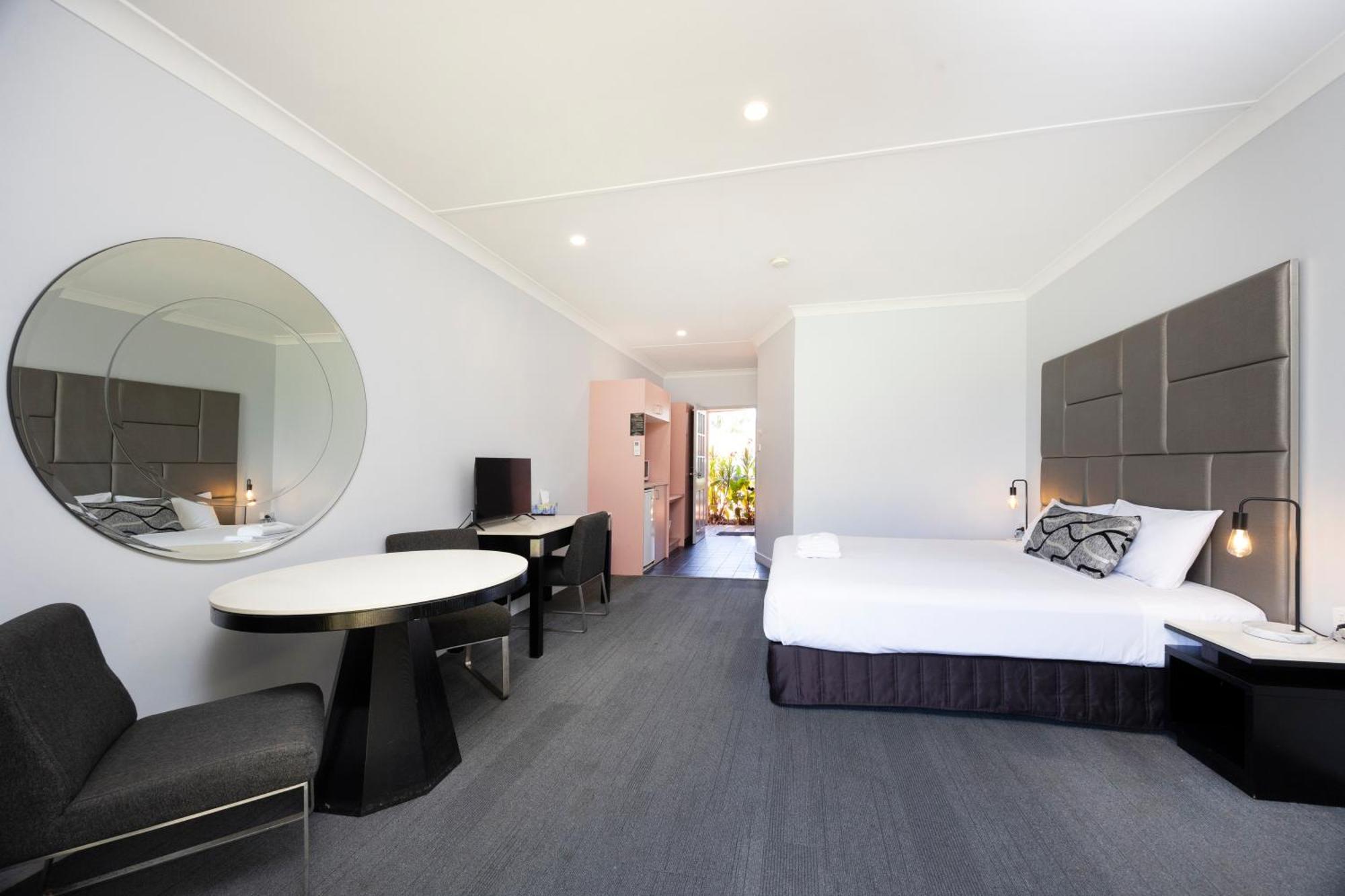 Island Palms Motor Inn Forster Kültér fotó