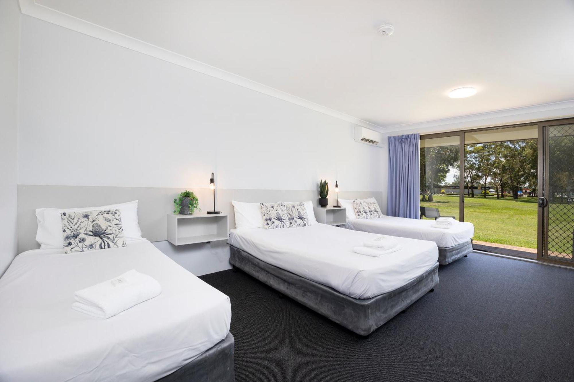 Island Palms Motor Inn Forster Kültér fotó